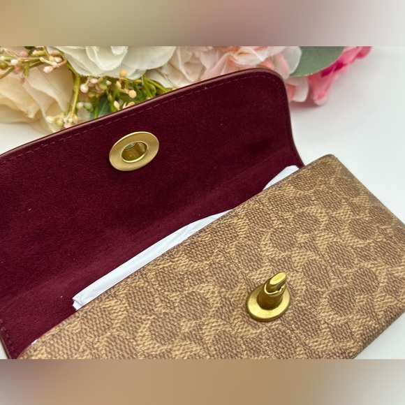 Coach Sunglass Signature Canvas Case - Picture 12 of 15